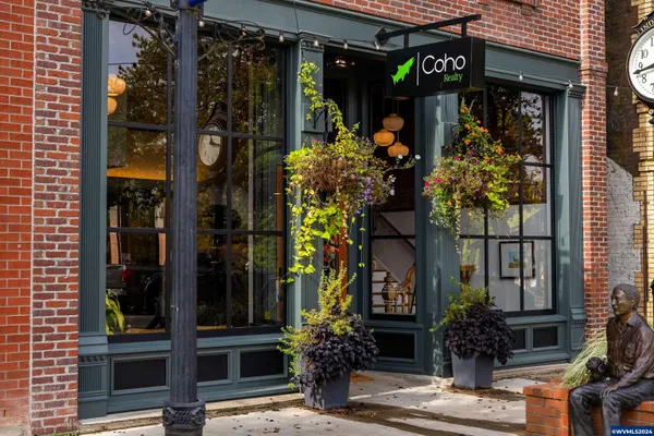 $950,000 | 144 South Main Street, Independence, OR 97351