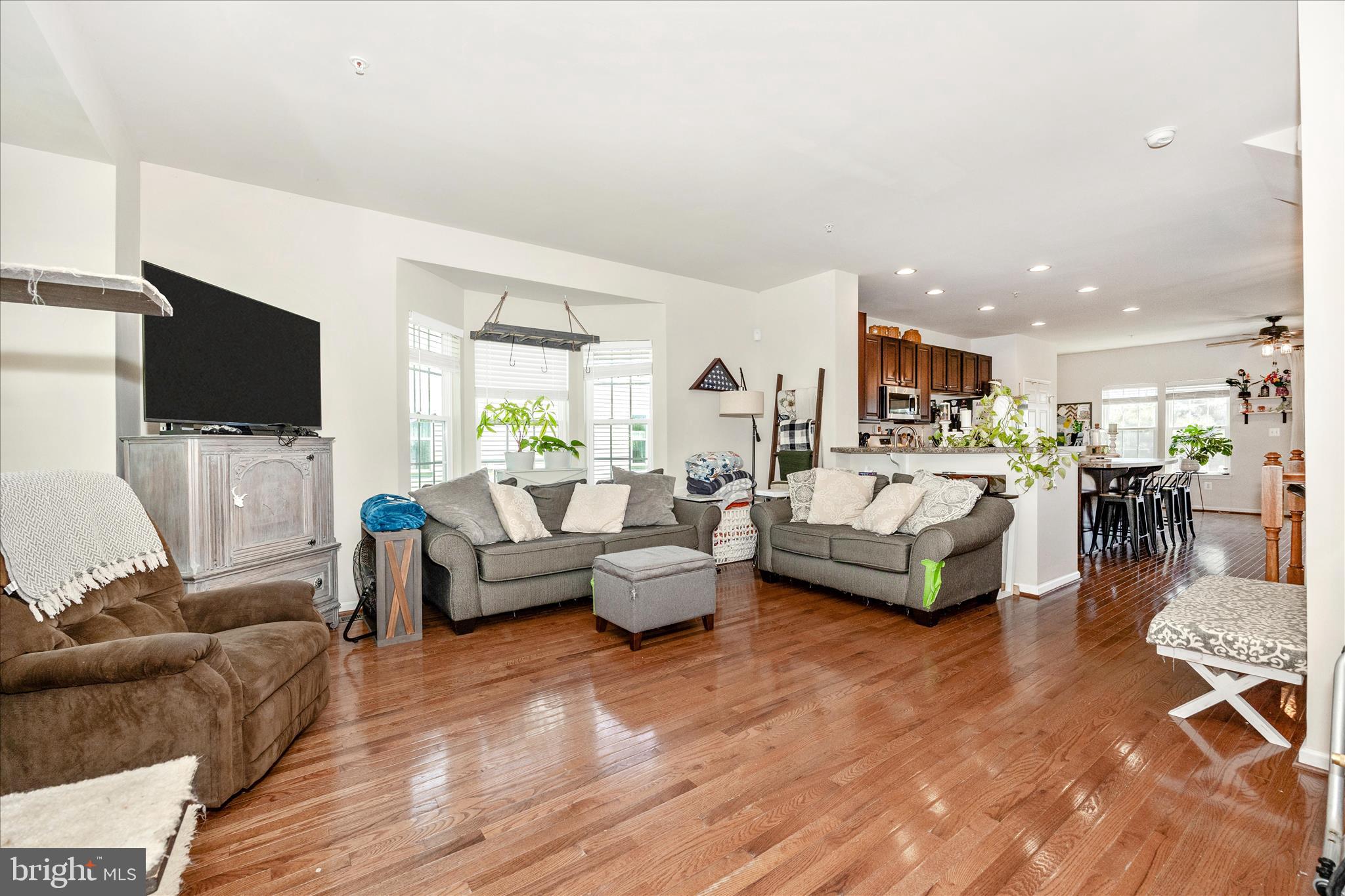 2047 Spring Run Circle Frederick, MD 21702 - Photo 6 of 49 Living Room