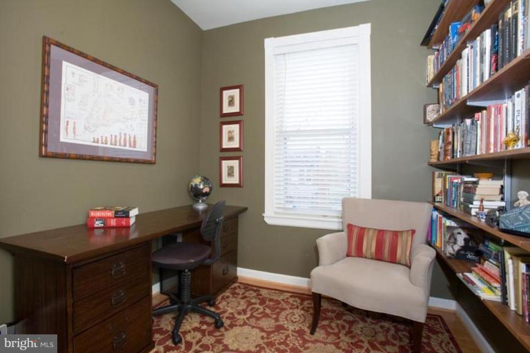 601 Columbia Road Northwest Washington, DC 20001 - Photo 7 of 13 Bedroom #3