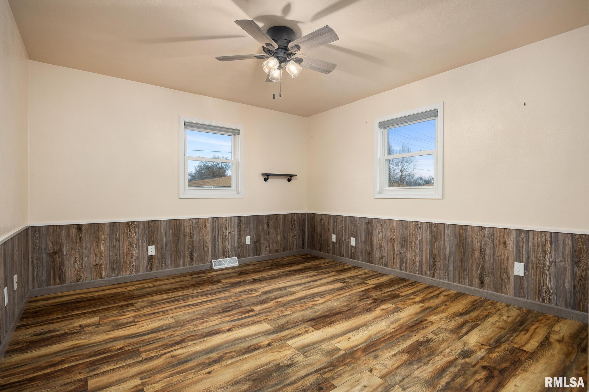 302 Sheridan Road Pekin, IL 61554 - Photo 18 of 44