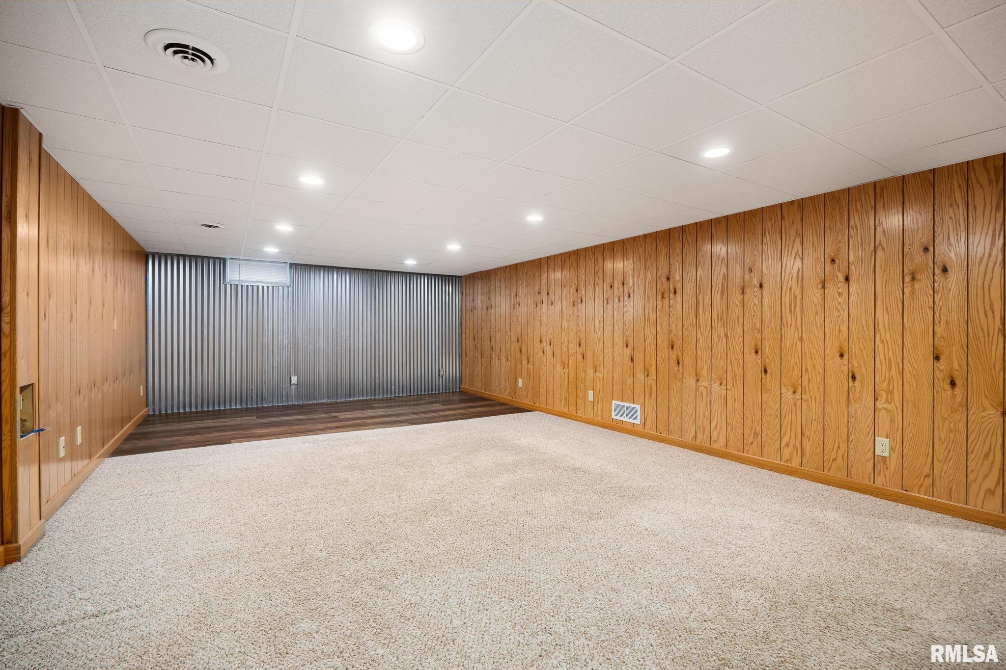 302 Sheridan Road Pekin, IL 61554 - Photo 23 of 44