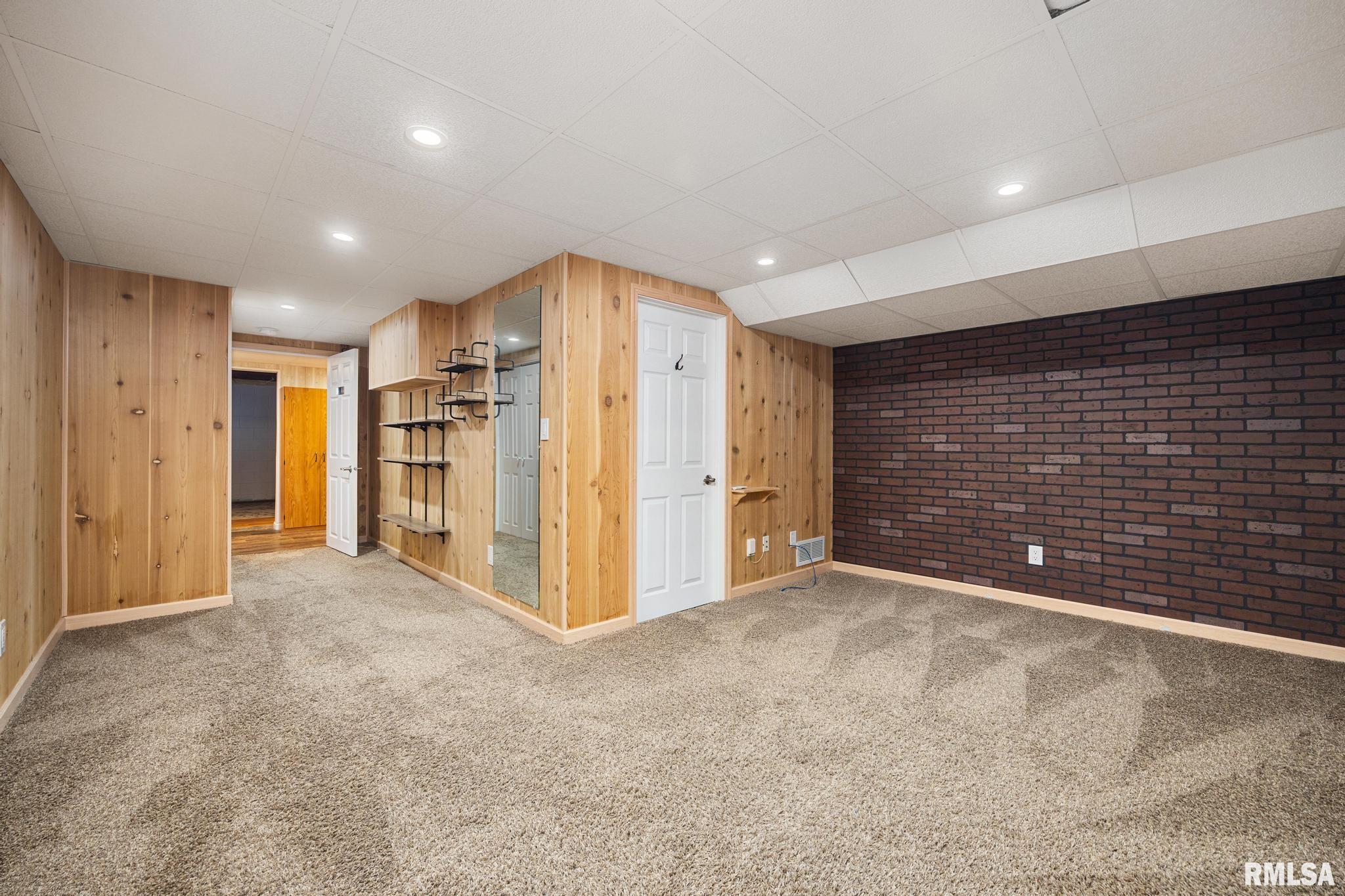 302 Sheridan Road Pekin, IL 61554 - Photo 27 of 44