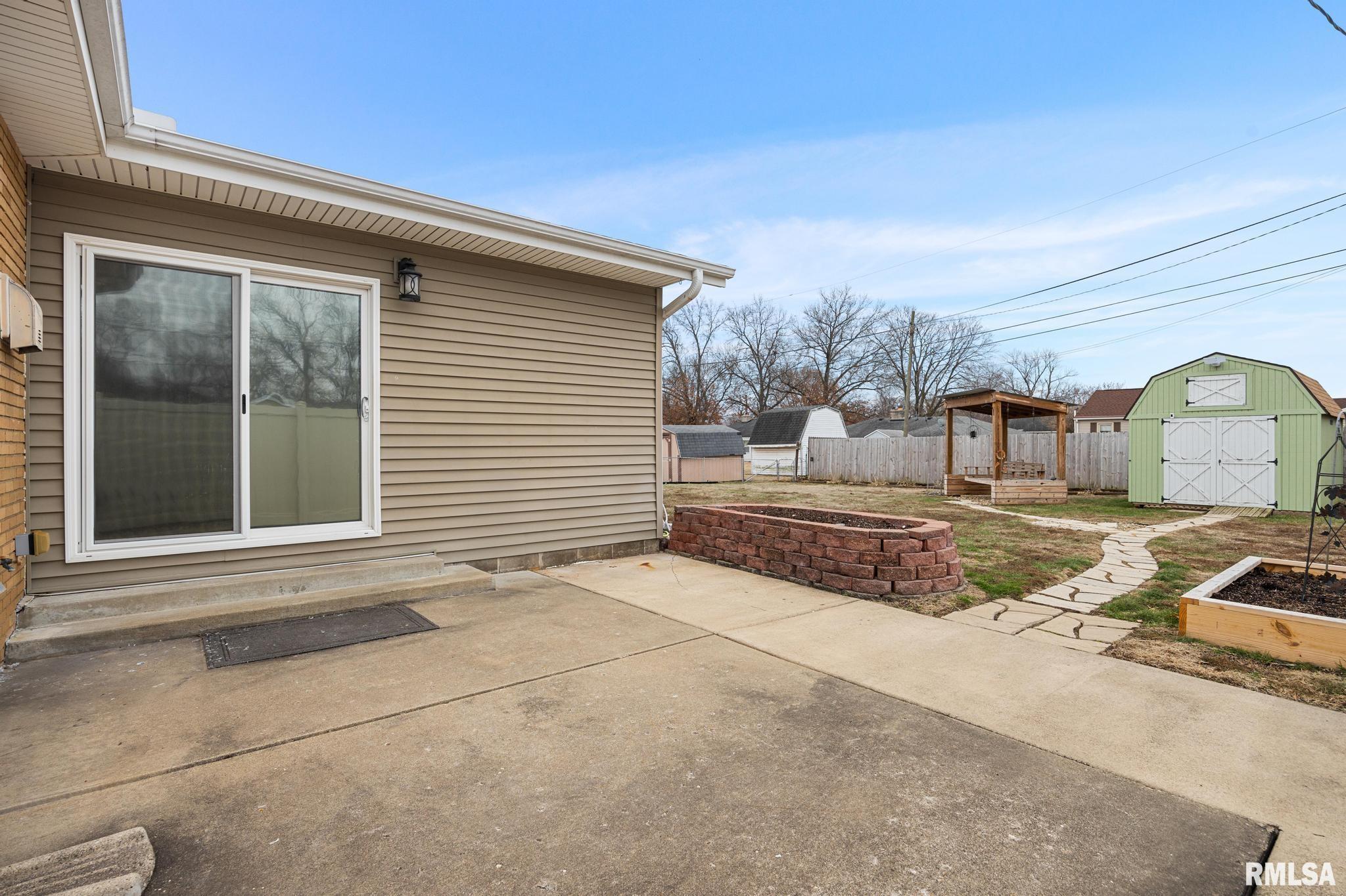 302 Sheridan Road Pekin, IL 61554 - Photo 35 of 44