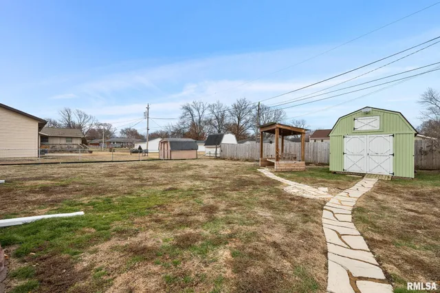 $184,900 | 302 Sheridan Road, Pekin, IL 61554