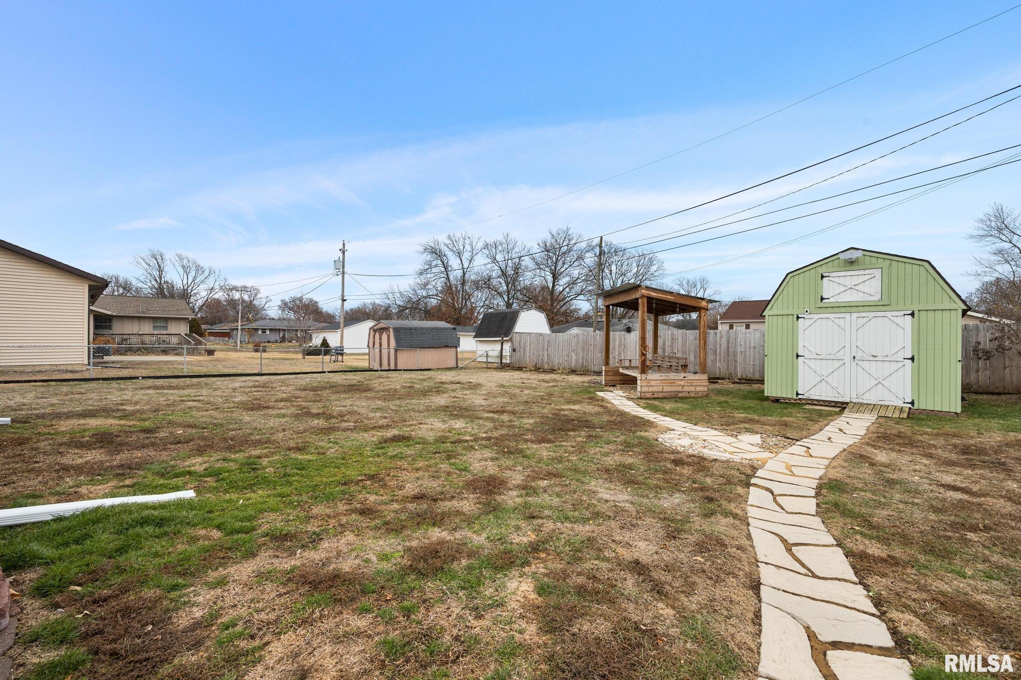 302 Sheridan Road Pekin, IL 61554 - Photo 37 of 44