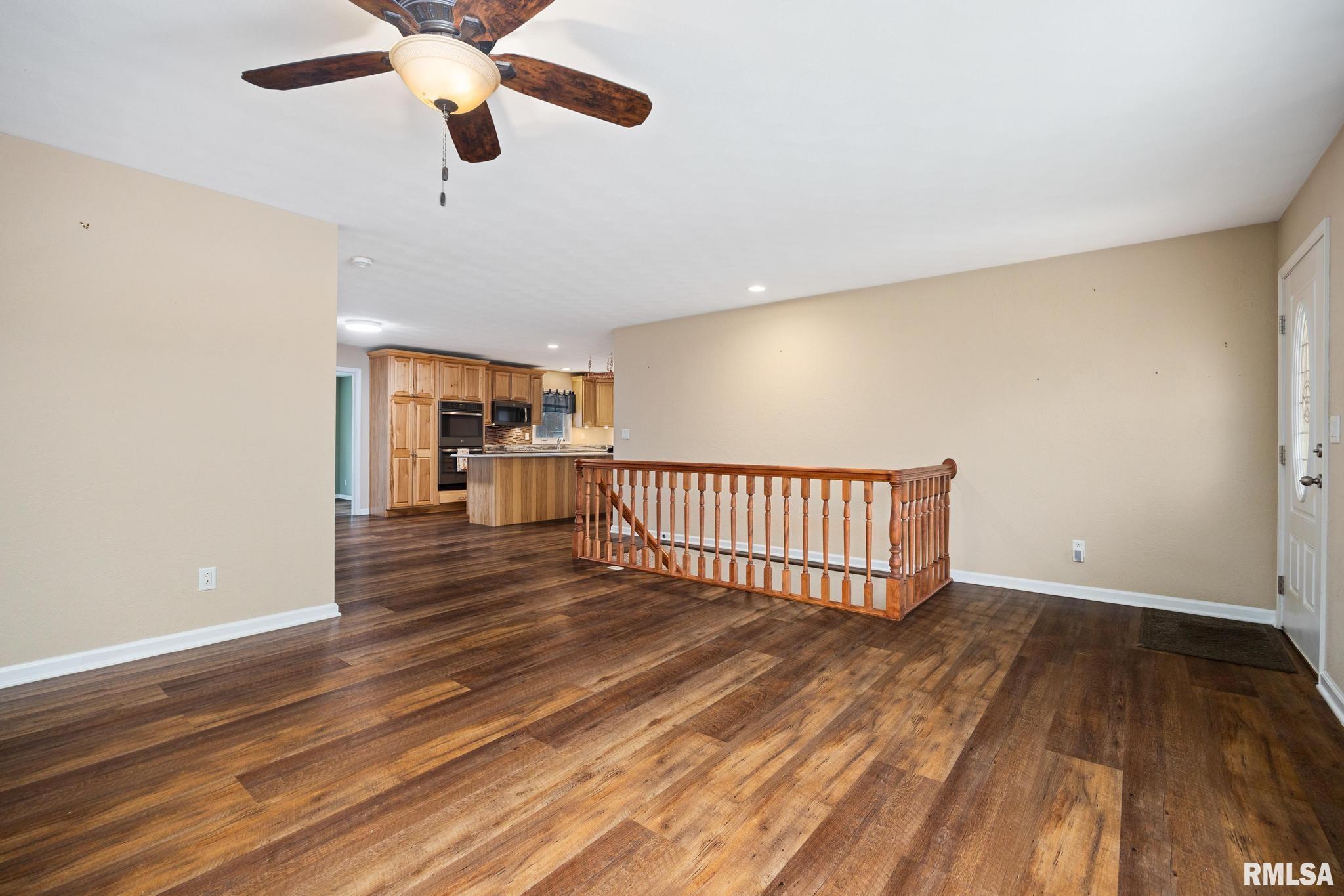 302 Sheridan Road Pekin, IL 61554 - Photo 5 of 44