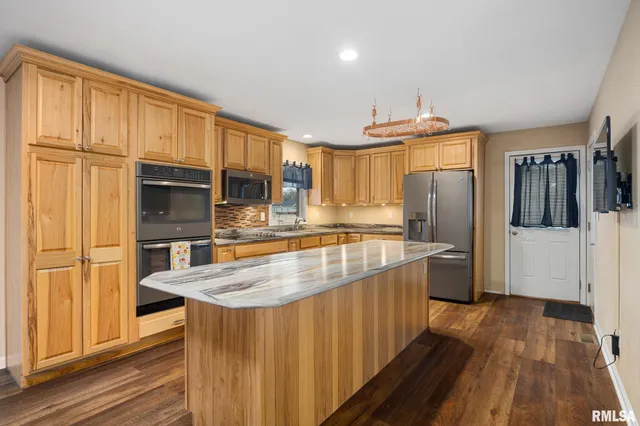 $184,900 | 302 Sheridan Road, Pekin, IL 61554