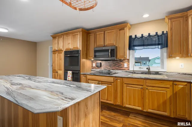 $184,900 | 302 Sheridan Road, Pekin, IL 61554