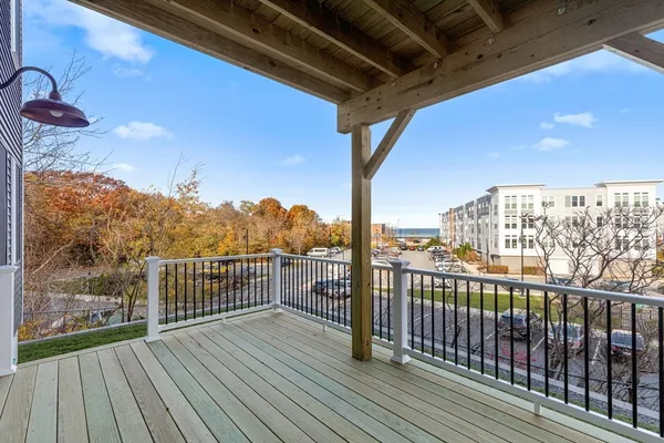 $619,500 | 393 Court Street, Unit 5, Plymouth, MA 02360