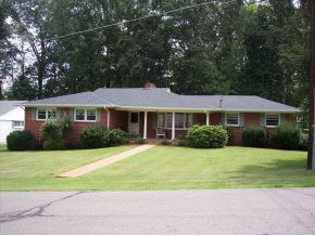 84 Haverhill Road Bristol, VA 24201 - Photo 1 of 12 Beautiful Brick Ranch