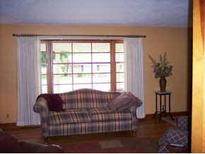 84 Haverhill Road Bristol, VA 24201 - Photo 3 of 12 Living Room