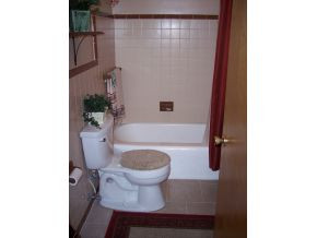 84 Haverhill Road Bristol, VA 24201 - Photo 7 of 12 Hallway Bath