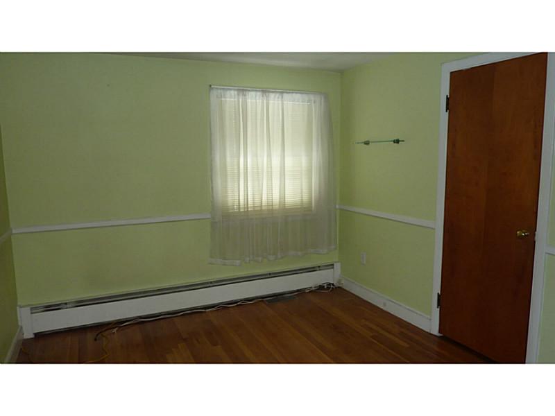 80 Partition Street Warwick, RI 02888 - Photo 6 of 8 Bedroom.