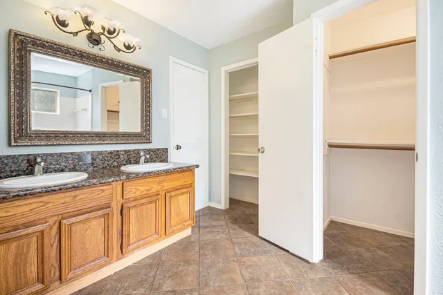 $2,550 | 302 Lochnell Drive, Houston, TX 77062