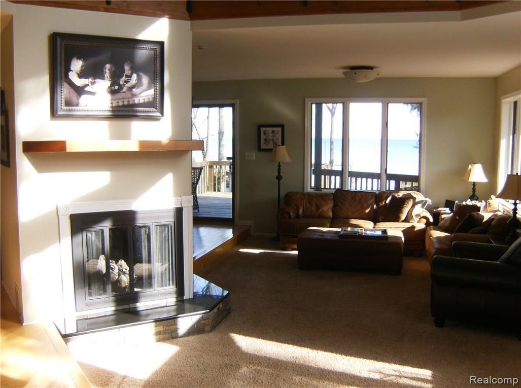 8152 Lakeshore Road Fort Gratiot, MI 48059 - Photo 8 of 44 HPIM5320.JPG