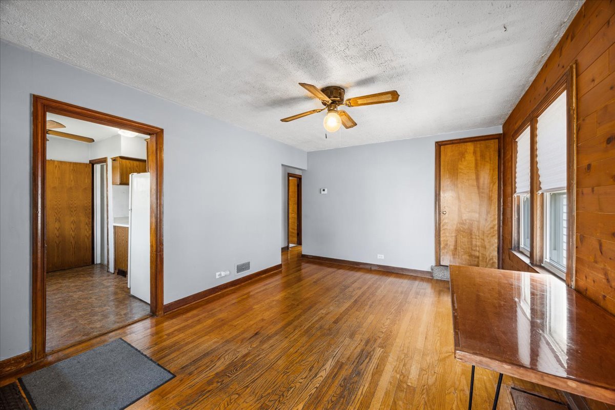 7241 West 62nd Street Summit, IL 60501 - Photo 3 of 22