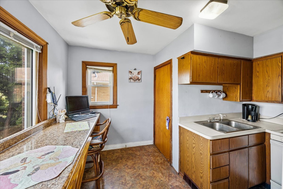 7241 West 62nd Street Summit, IL 60501 - Photo 8 of 22