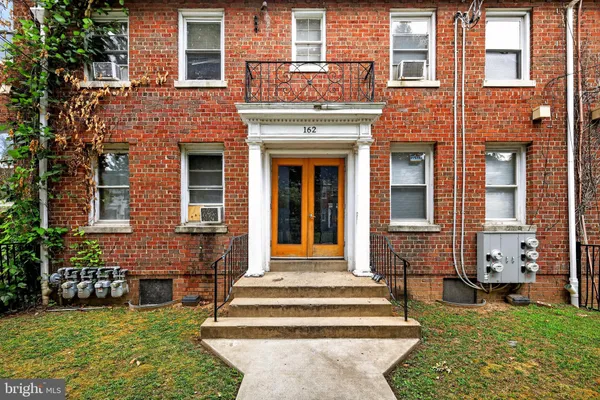 $700,000 | 162 36th Street Northeast, Washington, DC 20019