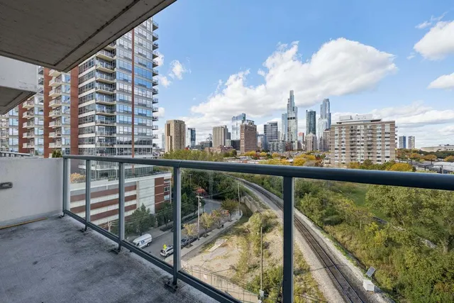 $695,000 | 1629 South Prairie Avenue, Unit 801, Chicago, IL 60616