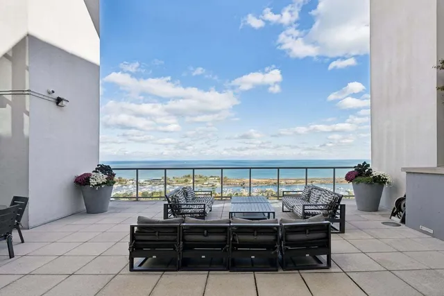 $695,000 | 1629 South Prairie Avenue, Unit 801, Chicago, IL 60616