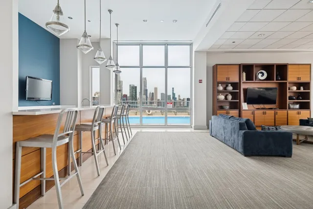 $695,000 | 1629 South Prairie Avenue, Unit 801, Chicago, IL 60616