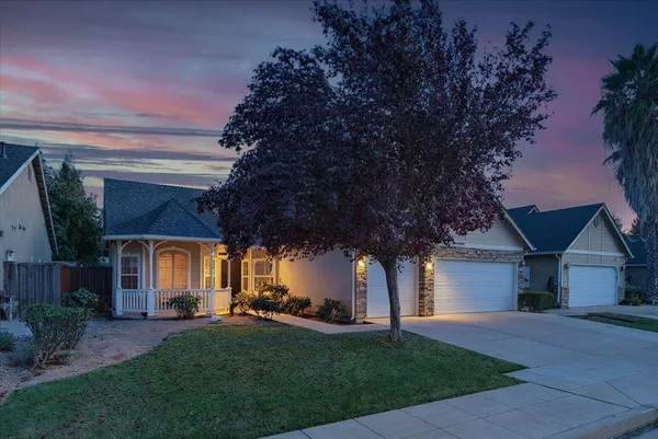 $460,000 | 7073 West San Madele Avenue, Fresno, CA 93723