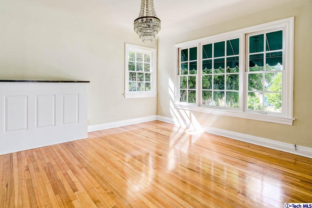 927 Rosemount Road Glendale, CA 91207 - Photo 11 of 36 Gallery Image 11