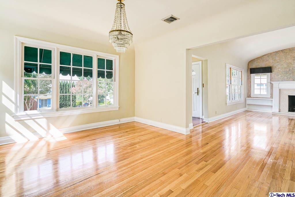 927 Rosemount Road Glendale, CA 91207 - Photo 12 of 36 Gallery Image 12