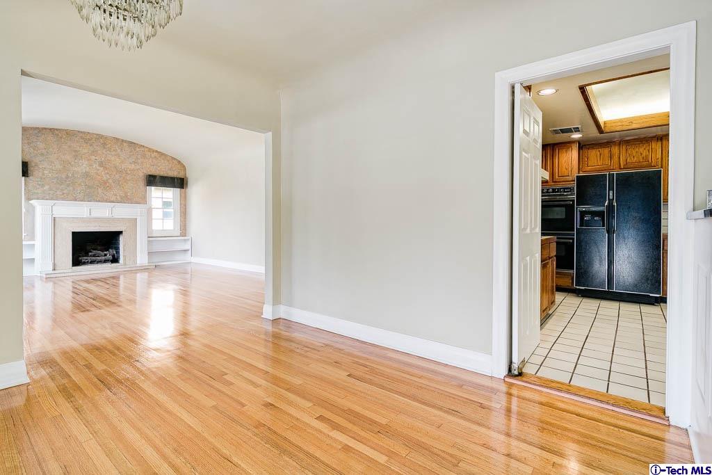 927 Rosemount Road Glendale, CA 91207 - Photo 13 of 36 Gallery Image 13