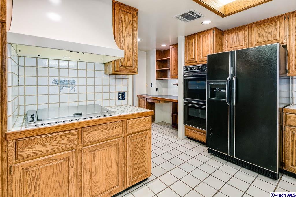 927 Rosemount Road Glendale, CA 91207 - Photo 19 of 36 Gallery Image 19