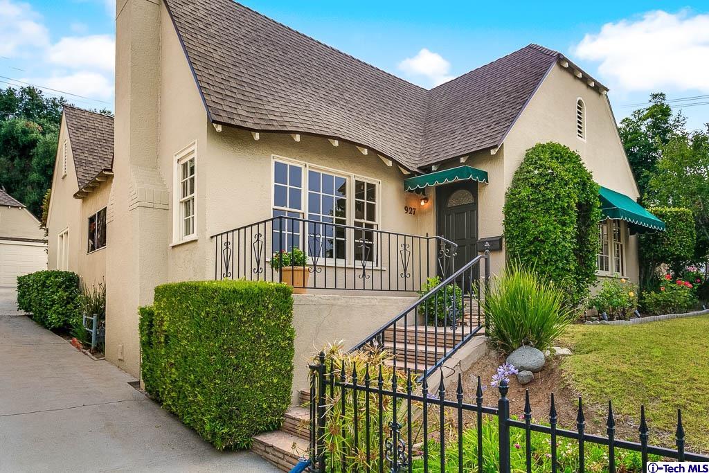 927 Rosemount Road Glendale, CA 91207 - Photo 3 of 36 Gallery Image 3