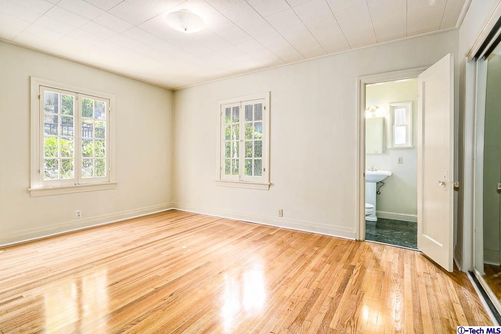927 Rosemount Road Glendale, CA 91207 - Photo 22 of 36 Gallery Image 22