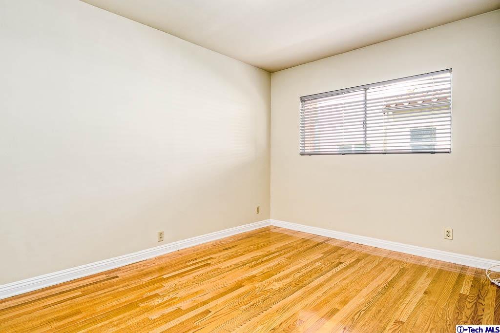 927 Rosemount Road Glendale, CA 91207 - Photo 25 of 36 Gallery Image 25