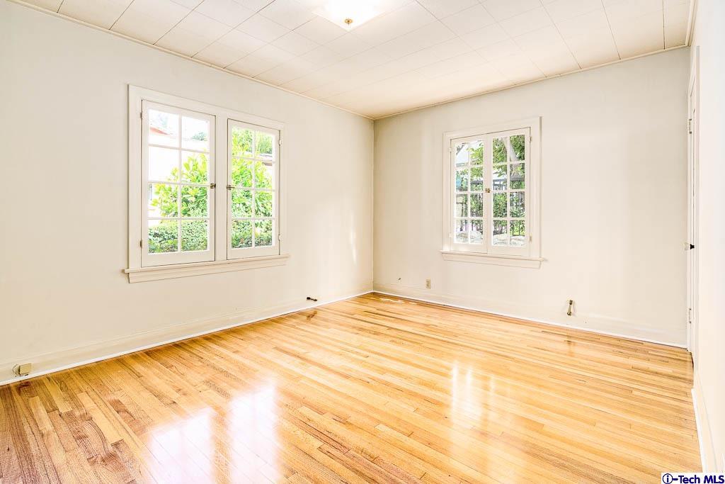 927 Rosemount Road Glendale, CA 91207 - Photo 28 of 36 Gallery Image 28