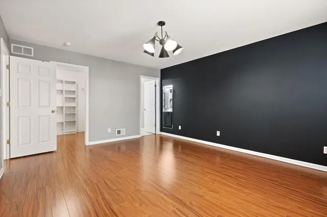 $2,400 | 1614 Golden Oak Drive, Crown Point, IN 46307