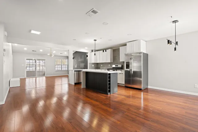 $2,400 | 1614 Golden Oak Drive, Crown Point, IN 46307