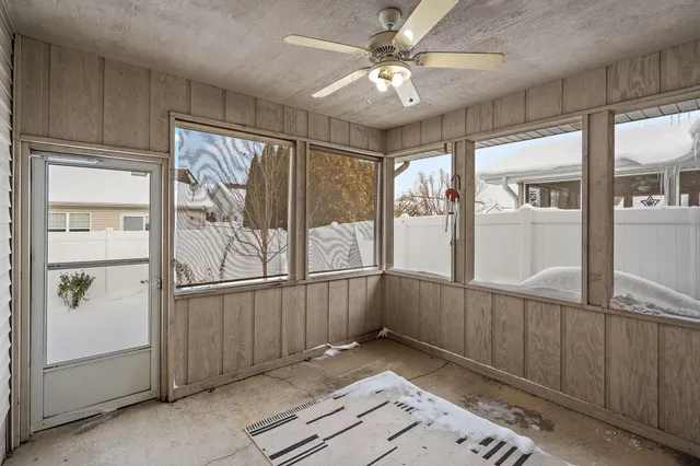 $2,400 | 1614 Golden Oak Drive, Crown Point, IN 46307