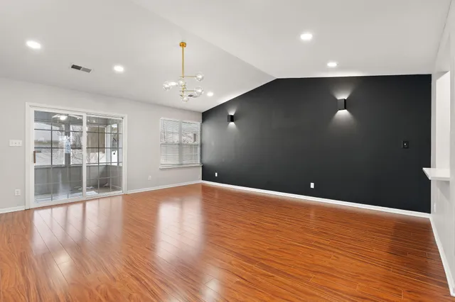 $2,400 | 1614 Golden Oak Drive, Crown Point, IN 46307