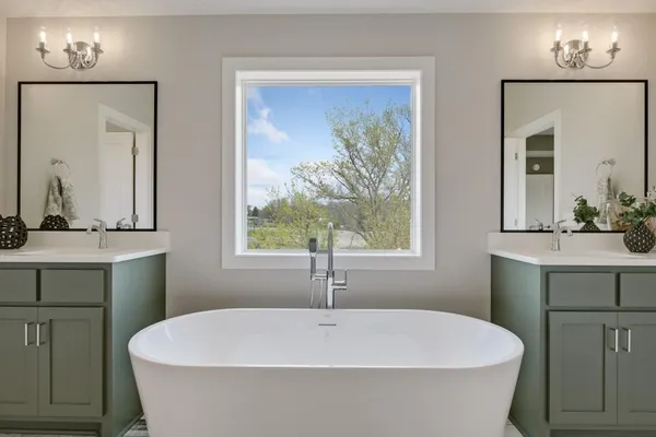 $908,945 | 3660 Knightsbridge Ln Lake North, Lake Elmo, MN 55042