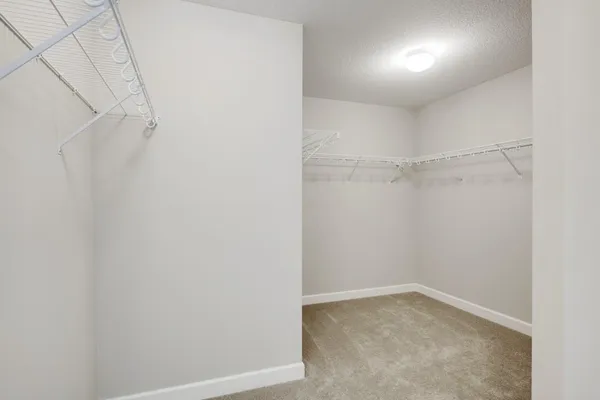 $908,945 | 3660 Knightsbridge Ln Lake North, Lake Elmo, MN 55042