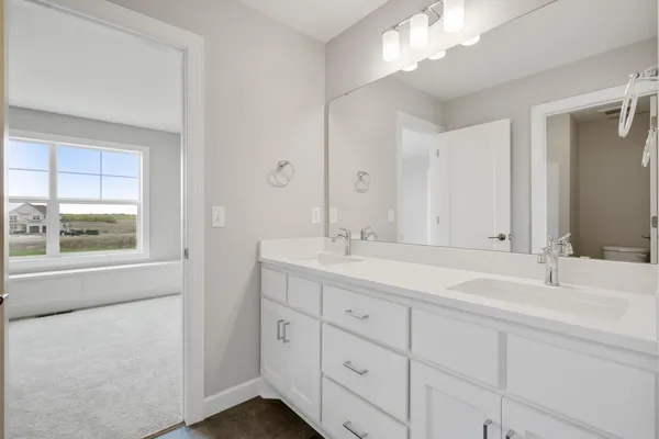 $908,945 | 3660 Knightsbridge Ln Lake North, Lake Elmo, MN 55042