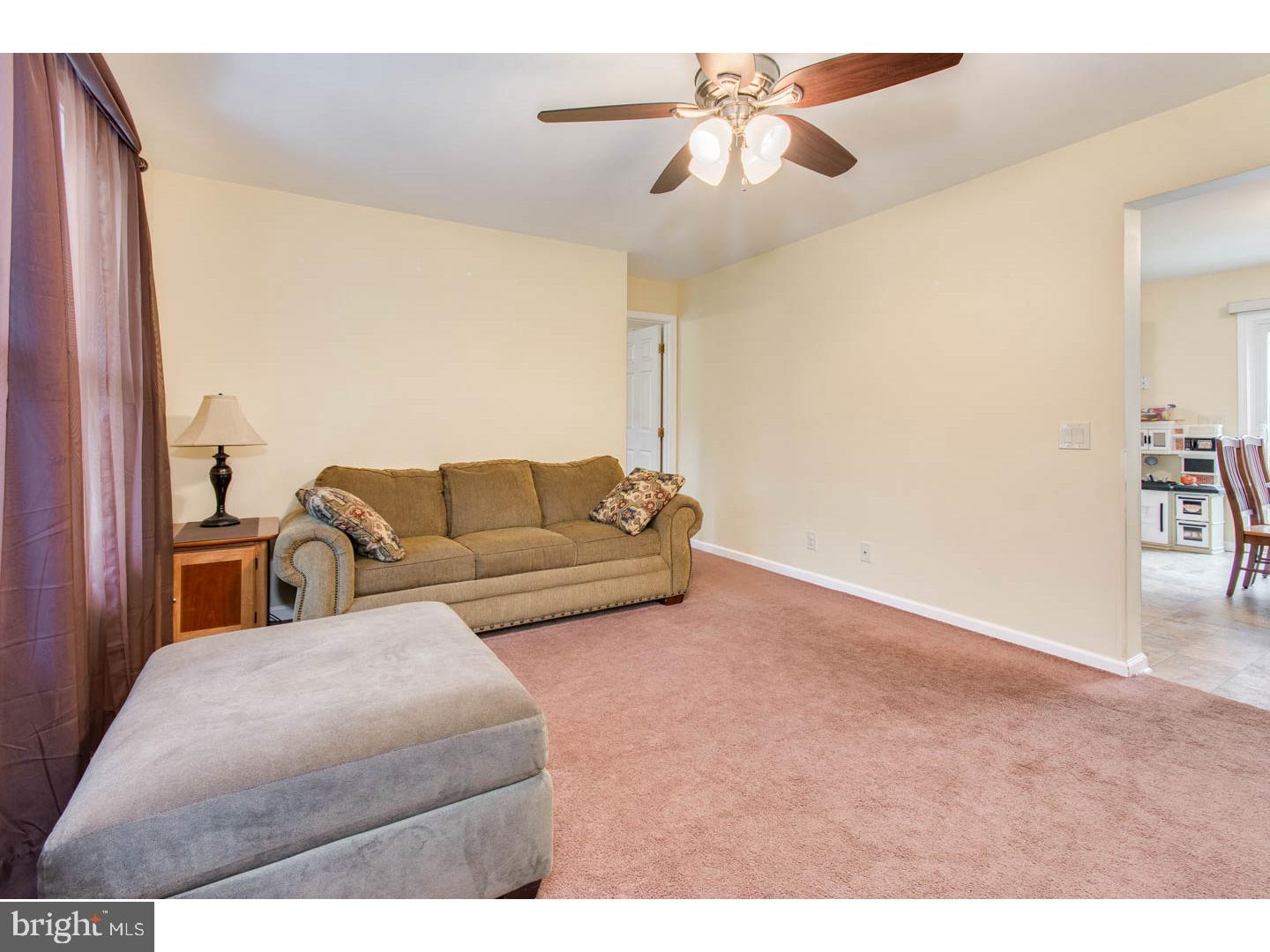 619 Weymouth Road Buena, NJ 08310 - Photo 4 of 24 Living Room