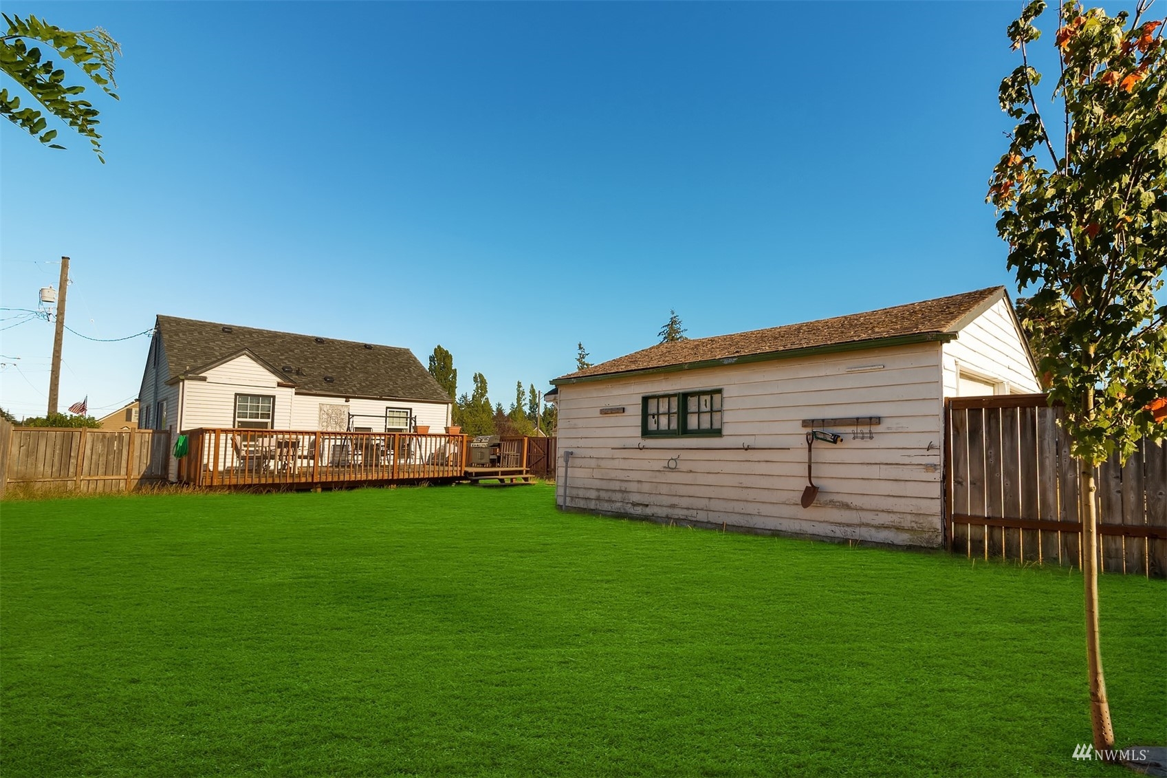 7236 South Montgomery Street Tacoma, WA 98409 - Photo 27 of 34 a view of a backyard with a garden
