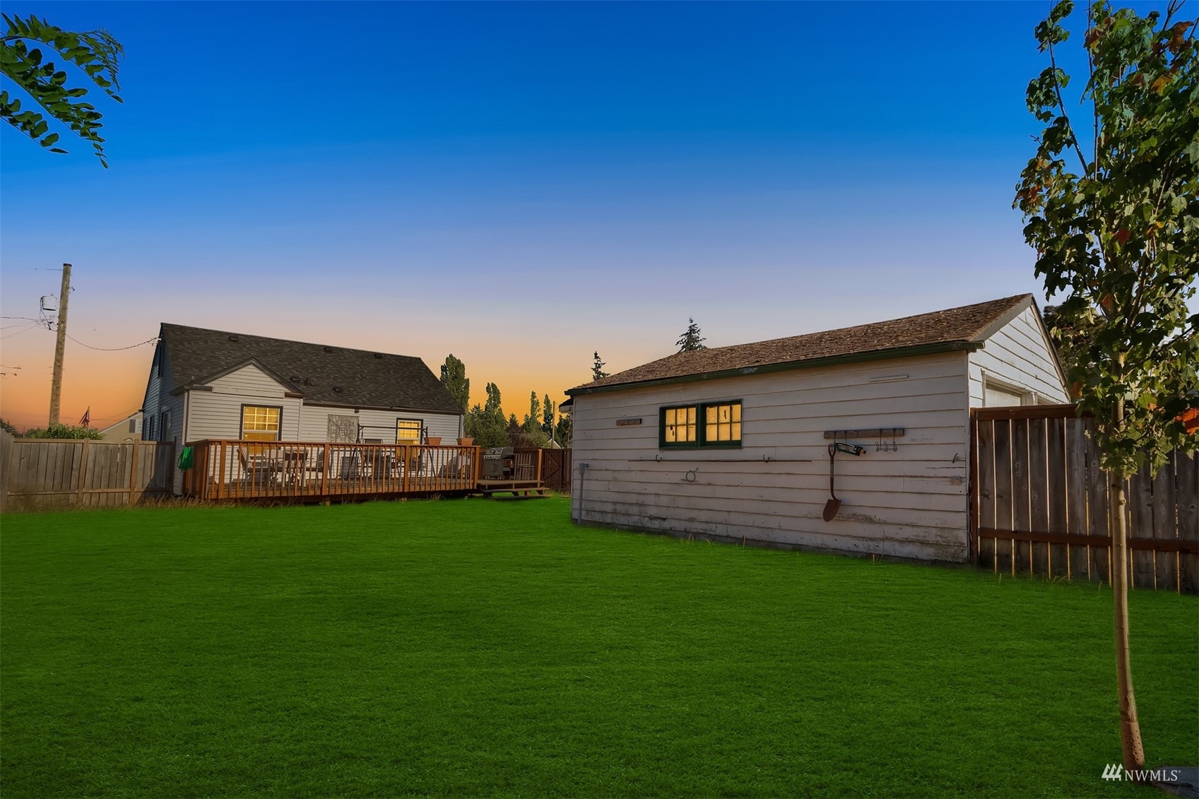 7236 South Montgomery Street Tacoma, WA 98409 - Photo 33 of 34 a backyard of a house with lots of green space