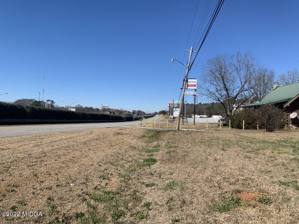 287 North Frontage Road Forsyth, GA 31029 - Photo 2 of 15 IMG_8963