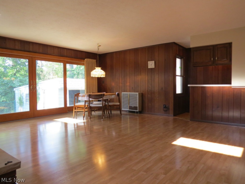 2002 Lorimer Road Cleveland, OH 44134 - Photo 5 of 25