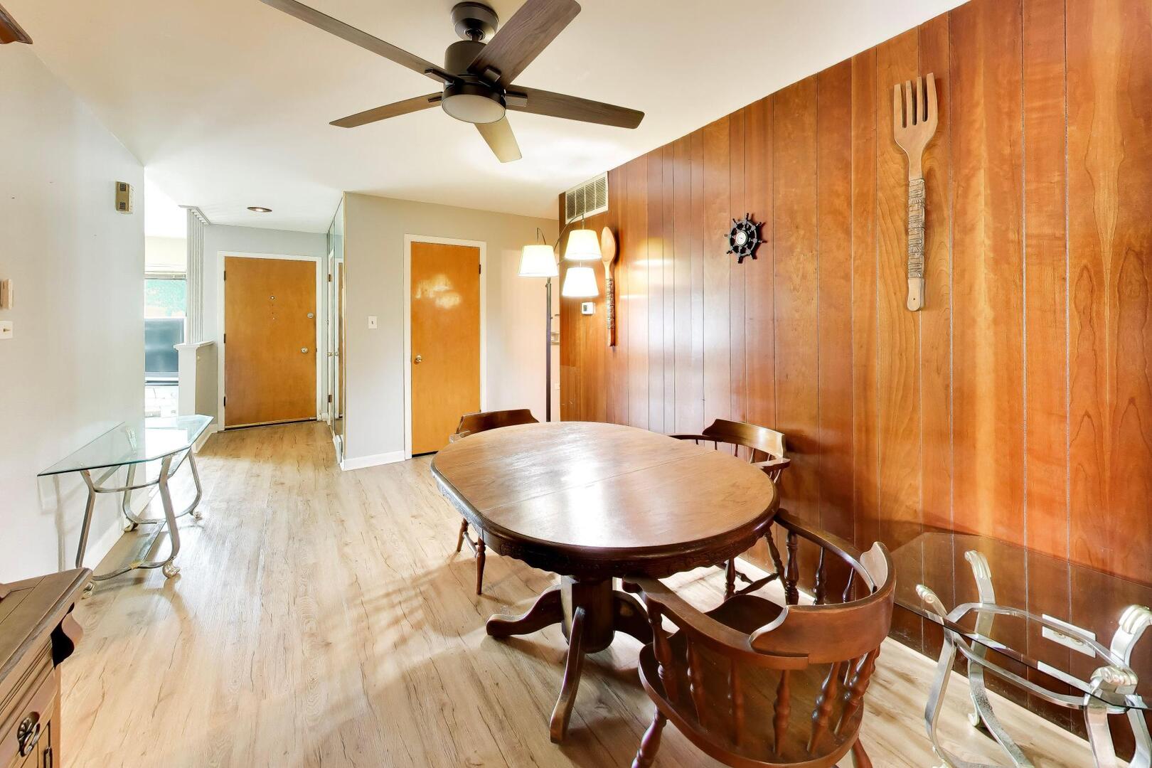 75 Ridgewood Road Elk Grove Village, IL 60007 - Photo 6 of 22 Gallery Image 6