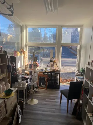 $300 | Main Street, Oneonta, NY 13820