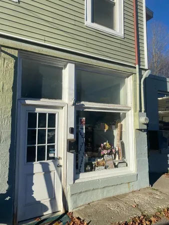 $300 | 393 Main Street, Unit 102, Oneonta, NY 13820