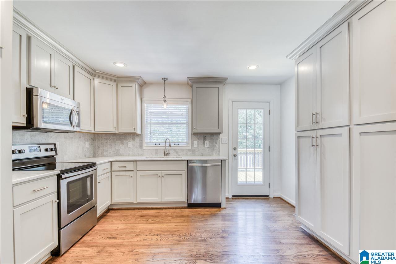 3328 Ridgely Circle Birmingham, AL 35243 - Photo 10 of 25
